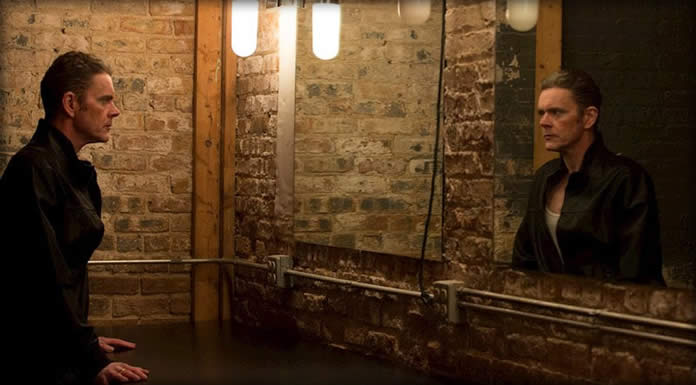 Chris Connelly Presenta Su Nuevo Álbum The Lives And Loves Of The Serial Homesick, Vol. 1