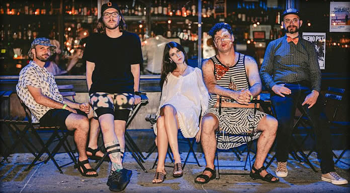 Ecce Shnak Presenta Su Nuevo EP Backroom Sessions @pipilopop Ecce Shnak Presenta Su Nuevo EP: "Backroom Sessions"