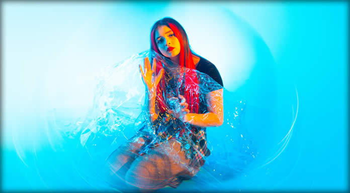 Piper Connolly Presenta Su Nuevo EP: "GLITCHGIRL.EXE (Remix)" Piper Connolly Presenta Su Nuevo EP: "GLITCHGIRL.EXE (Remix)"