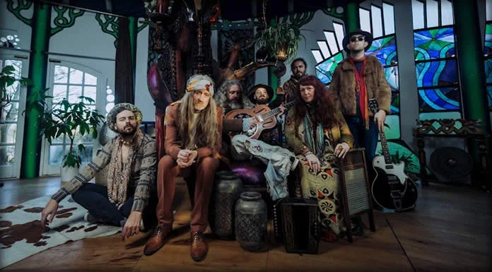 California Irish Presenta Su Nuevo Sencillo Y Video: "Julie Ann"