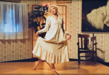 Meg Elsier Presenta Su Nuevo Sencillo Y Video: "sportscar [scrapped]"