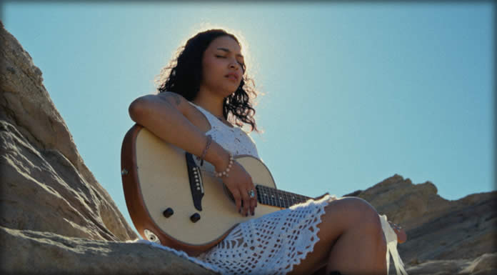 Ambar Lucid Presenta Su Nuevo Sencillo Y Video: “Moving Mountains” Ambar Lucid Presenta Su Nuevo Sencillo Y Video: "Moving Mountains"