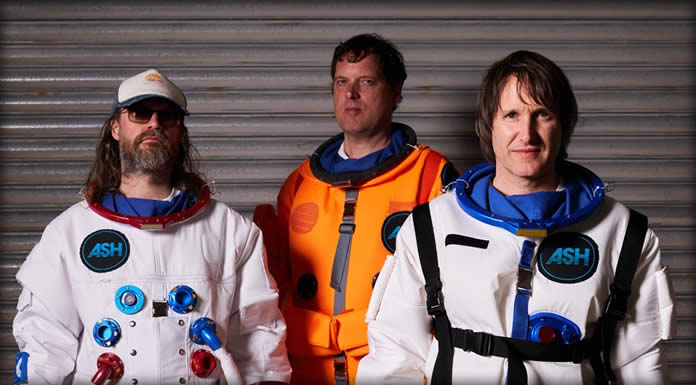 Ash Presenta Su Nuevo Sencillo Y Video: “Give Me Back My World” Ash Presenta Su Nuevo Sencillo Y Video: "Give Me Back My World"