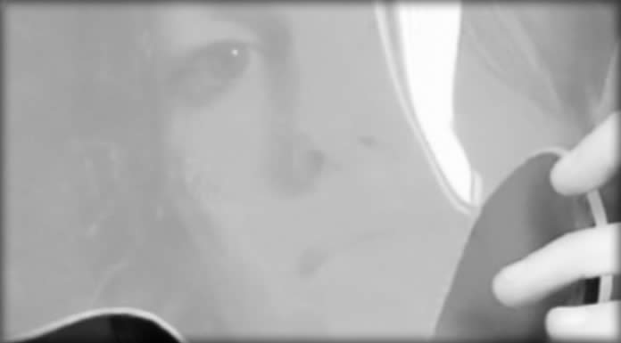 Kaitlyn Aurelia Smith Presenta Su Nuevo Sencillo Y Video: "Stare Into Me"