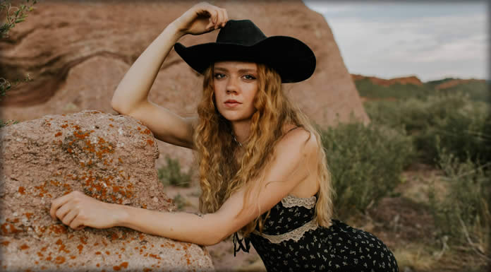 Jessey Adams Presenta Su Nuevo Sencillo Y Lyric Video: " Old Appalachia"
