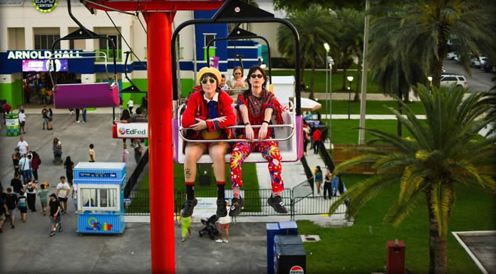 Las Nubes Presentan El Video En Vivo En Bandshell De Su Nuevo Álbum: "Tormentas Malsanas"