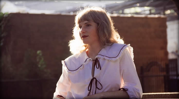 Lillian King Presenta Su Nuevo Sencillo: “Tiber Creek”