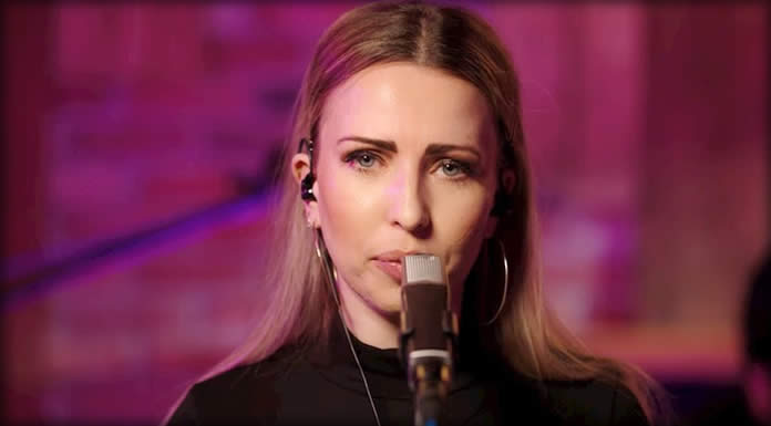 Linds Sais Presenta El Video En Vivo De Su Sencillo: "Glitter Cowgirl"