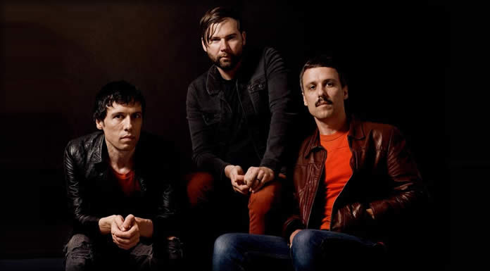 The Cribs Presentan Su Nuevo Sencillo Y Video: "Summer Seizures"