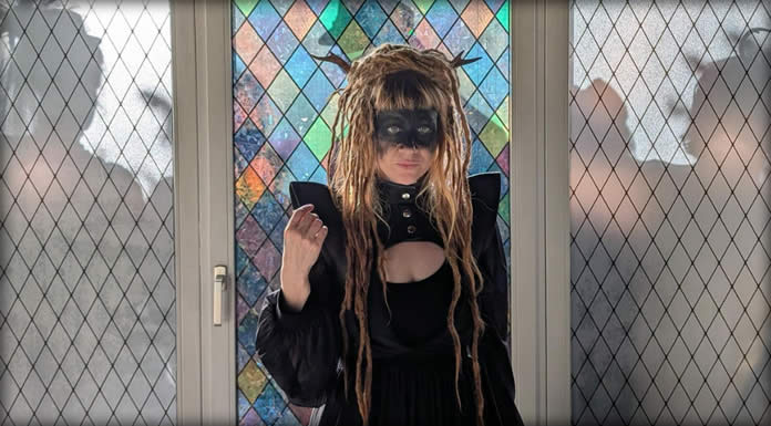 Moons In Retrograde Presenta Su Nuevo Sencillo Y Video Mirror Obscura