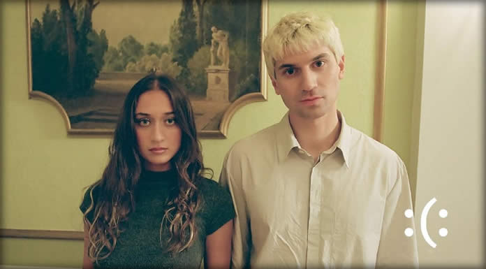 ORA Presenta Su Álbum Debut: ":(:"