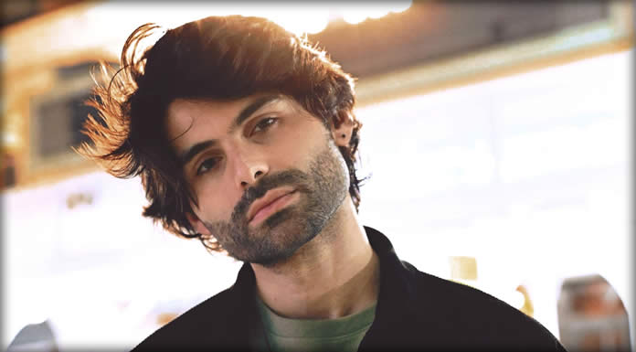 Pio Perilla Presenta Su Nuevo Sencillo: "Pésima Idea"