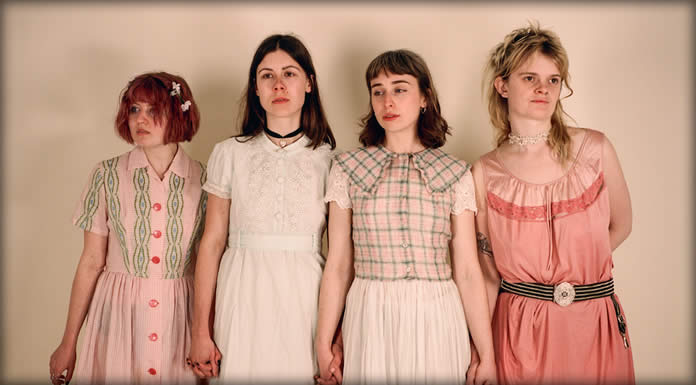The New Eves Presentan Su Nuevo Doble Sencillo Y Video: "Red Brick" + "Whale Station"