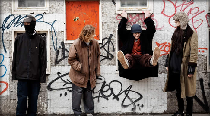 UNIVERSITY Presenta Su Nuevo Sencillo Y Video Bee