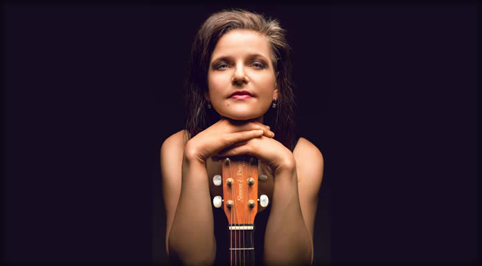 Carmen Toth Presenta Su Nuevo Álbum: “Fix The World” Carmen Toth Presenta Su Nuevo Álbum: "Fix The World"