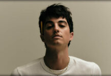 Elijah Woods Presenta Su Álbum Debut: “Can We Talk?” Y El Video Oficial De “So Good” Elijah Woods Presenta Su Álbum Debut: "Can We Talk?" Y El Video Oficial De "So Good"