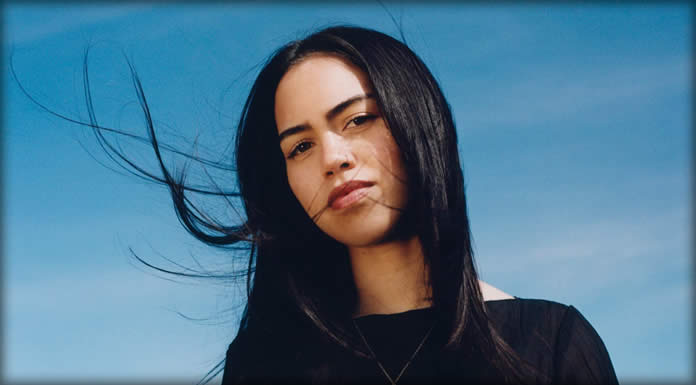 Nadia Kadek Presenta Su EP Debut: "Green Car" Y El Video Oficial Titular