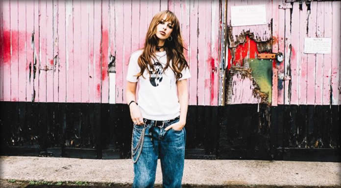 Tally Spear Presenta Su Nuevo Sencillo Y Video: "Where Do I Go From Here?"