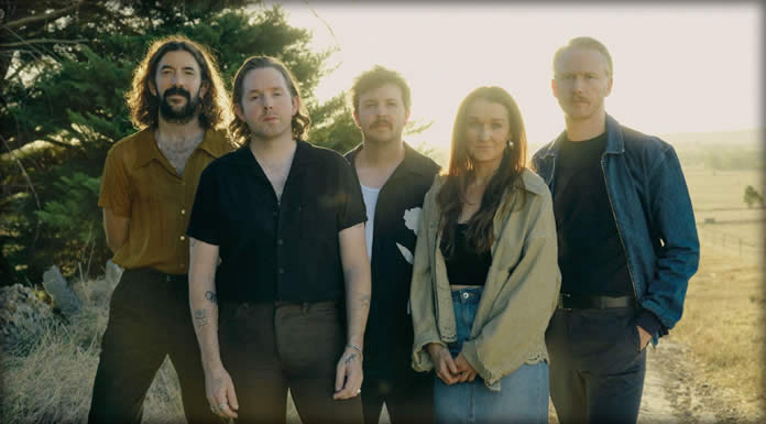 The Paper Kites Presentan Su Nuevo Sencillo Y Video: "Shake Off The Rain"