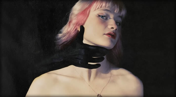 Ella Red Presenta Su Nuevo Sencillo Y Lyric Video: "Funeral"