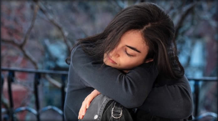 ROREY Presenta Su Nuevo Sencillo Y Video: "Temporary Tragedy"