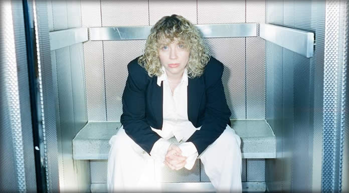 Lizzie Reid Presenta Su Nuevo Sencillo Y Video: “Sweet Relief”