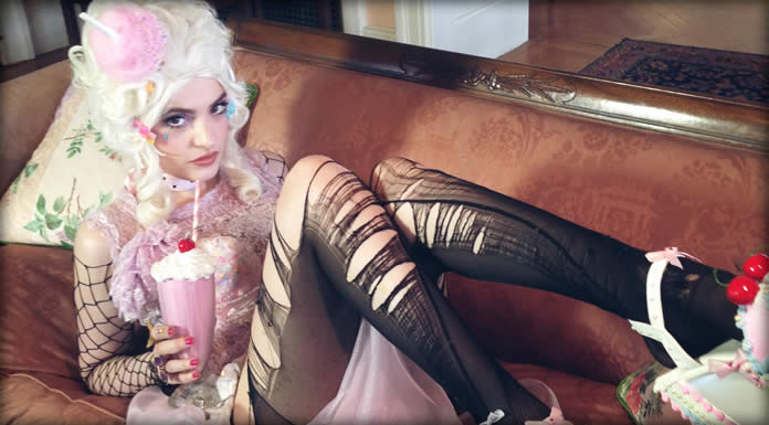 Kiki Kramer Presenta Su Nuevo Sencillo Y Video: "Dionysus"