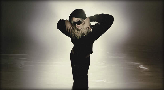 Mercedess Presenta Su Nuevo Sencillo: "The Perfect Selfie"