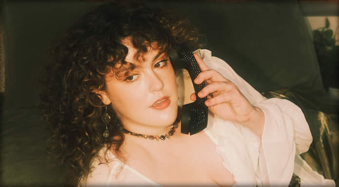 Laney Lebo Presenta Su Nuevo Sencillo Y Video: "Bitch"