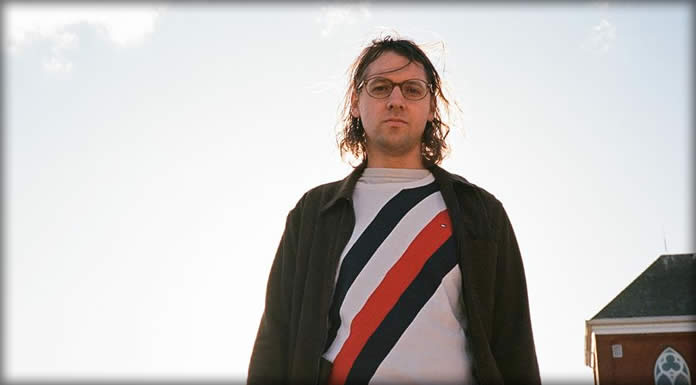 Graham Hunt Presenta Su Nuevo Sencillo Y Video: "Riverboat Blues"