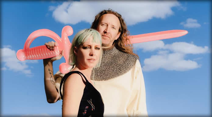 Sylvan Esso Presenta Su Nuevo Sencillo Y Video: "Concrete Glen"